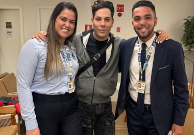 Aero Service recepciona Christian Chávez do RBD em Guarulhos